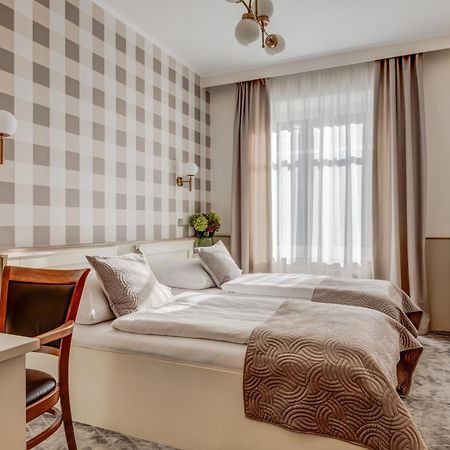 Hotel Golfi Poděbrady Esterno foto