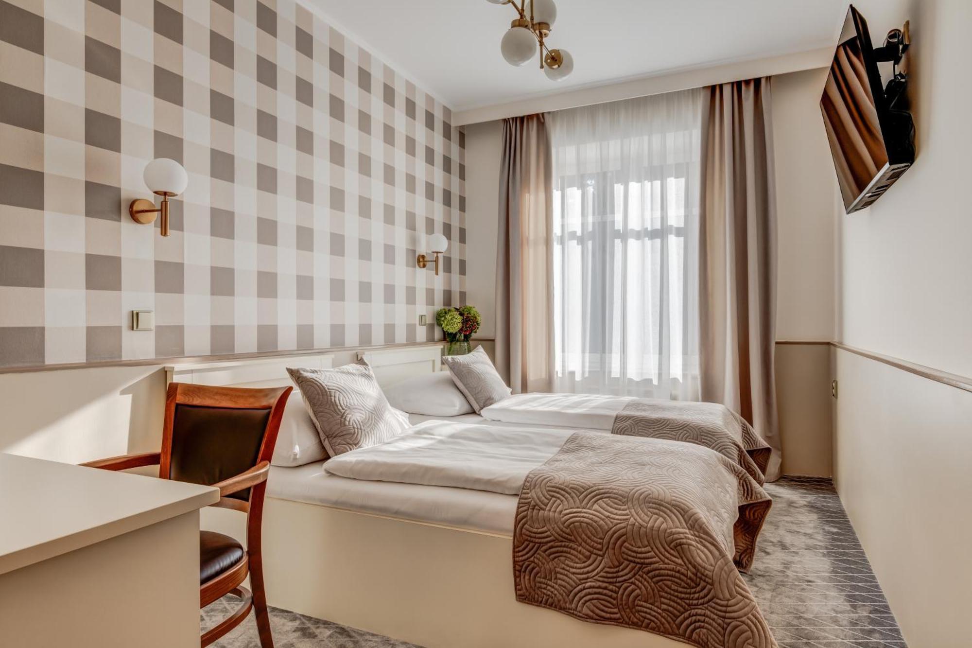 Hotel Golfi Poděbrady Esterno foto