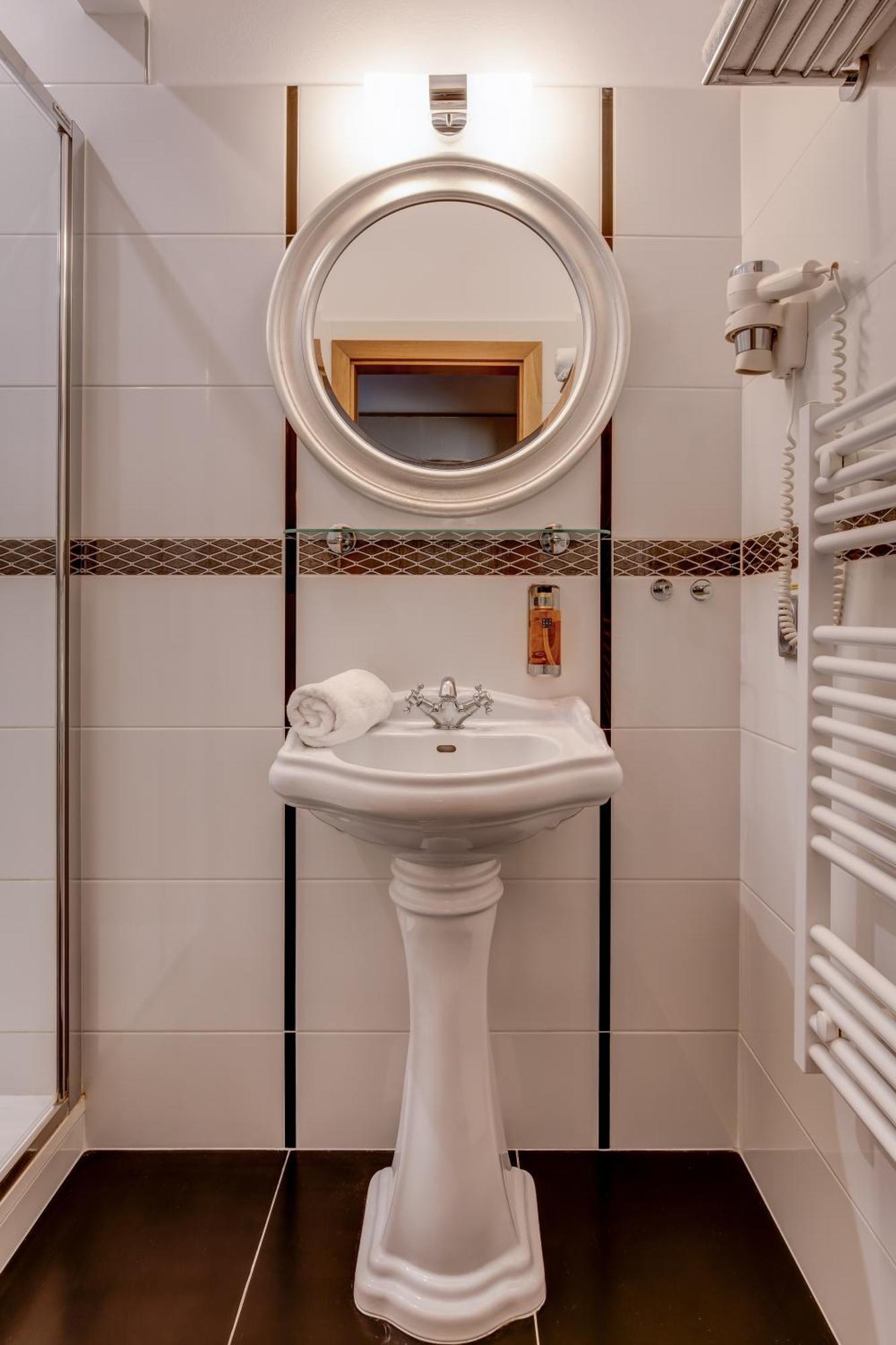 Hotel Golfi Poděbrady Esterno foto