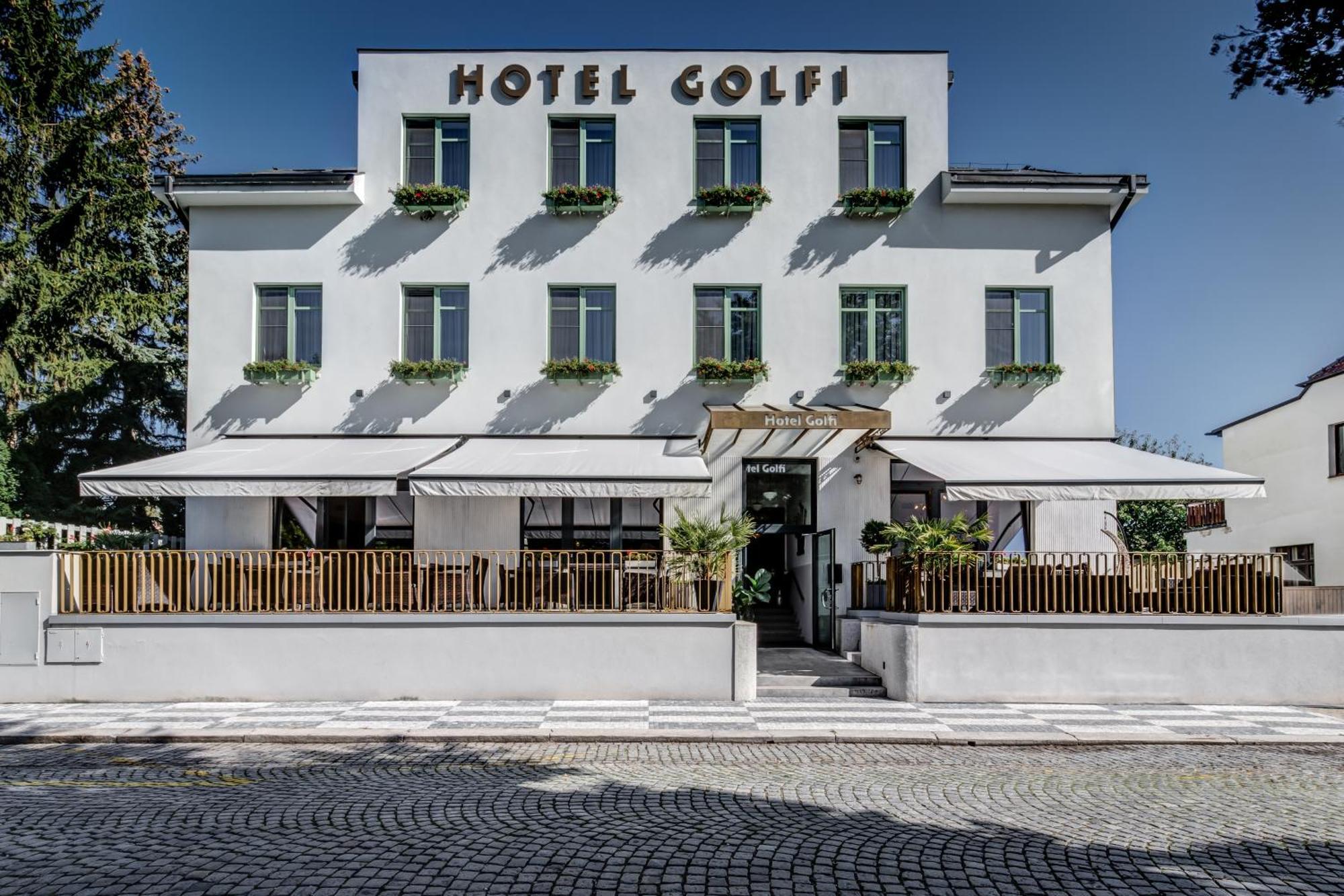 Hotel Golfi Poděbrady Esterno foto